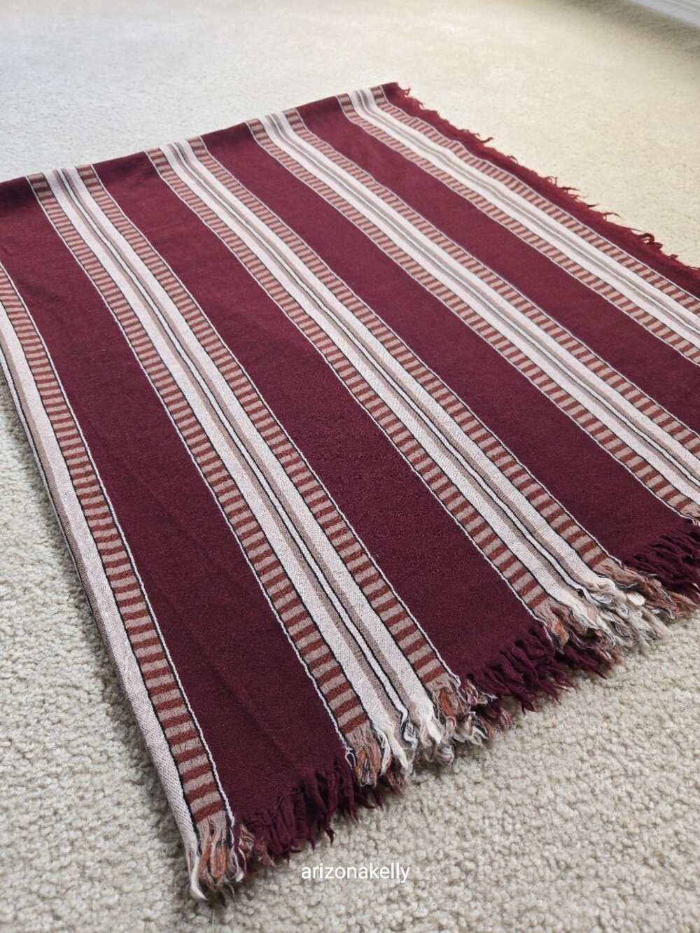 Wilfred Unworn WOOL Blanket Scarf Tiny Treated Hole Burgundy - Picture 9 of 10